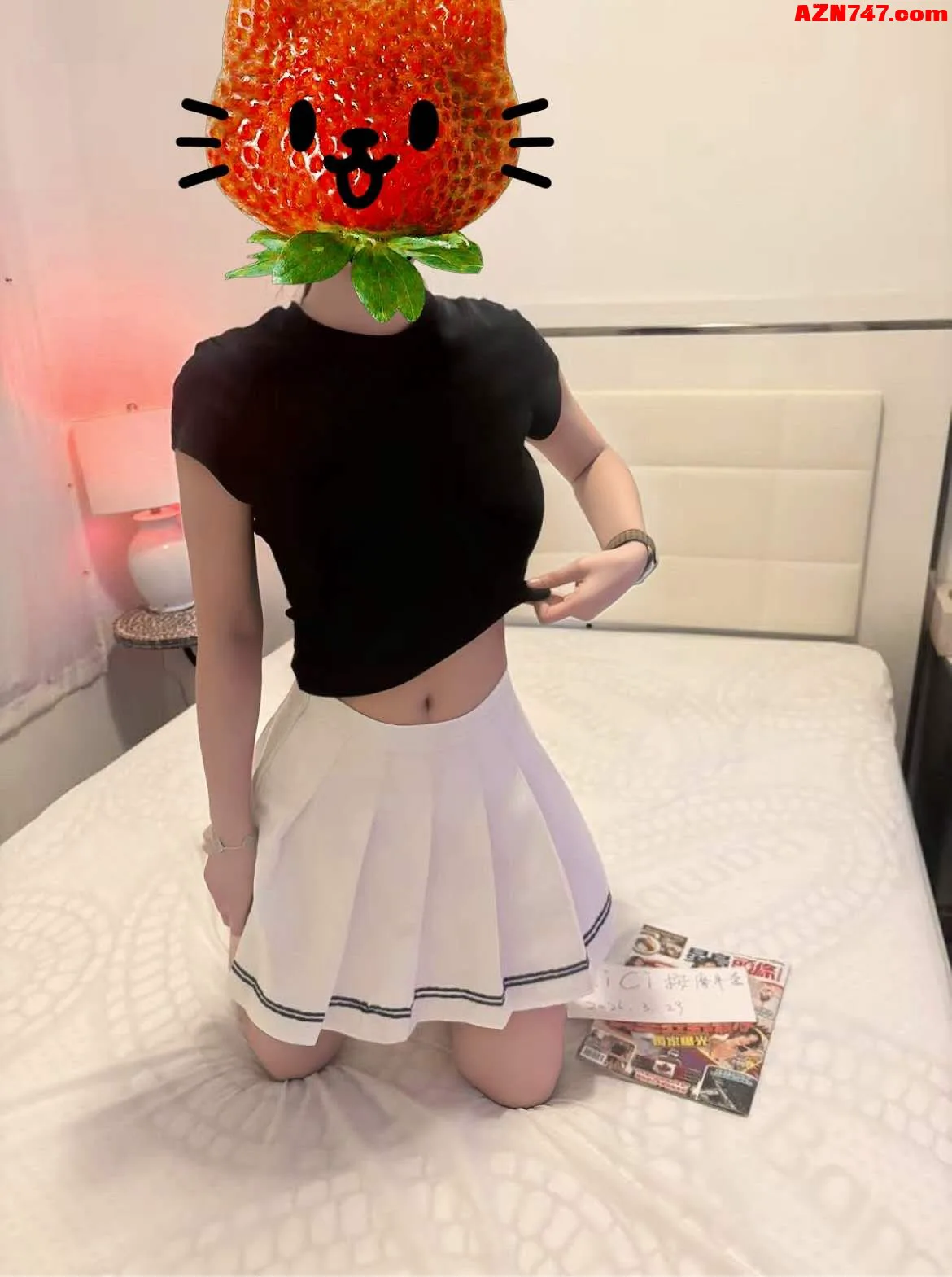 19岁学妹半套cici 全身上下纯天然，也是素颜美女 01