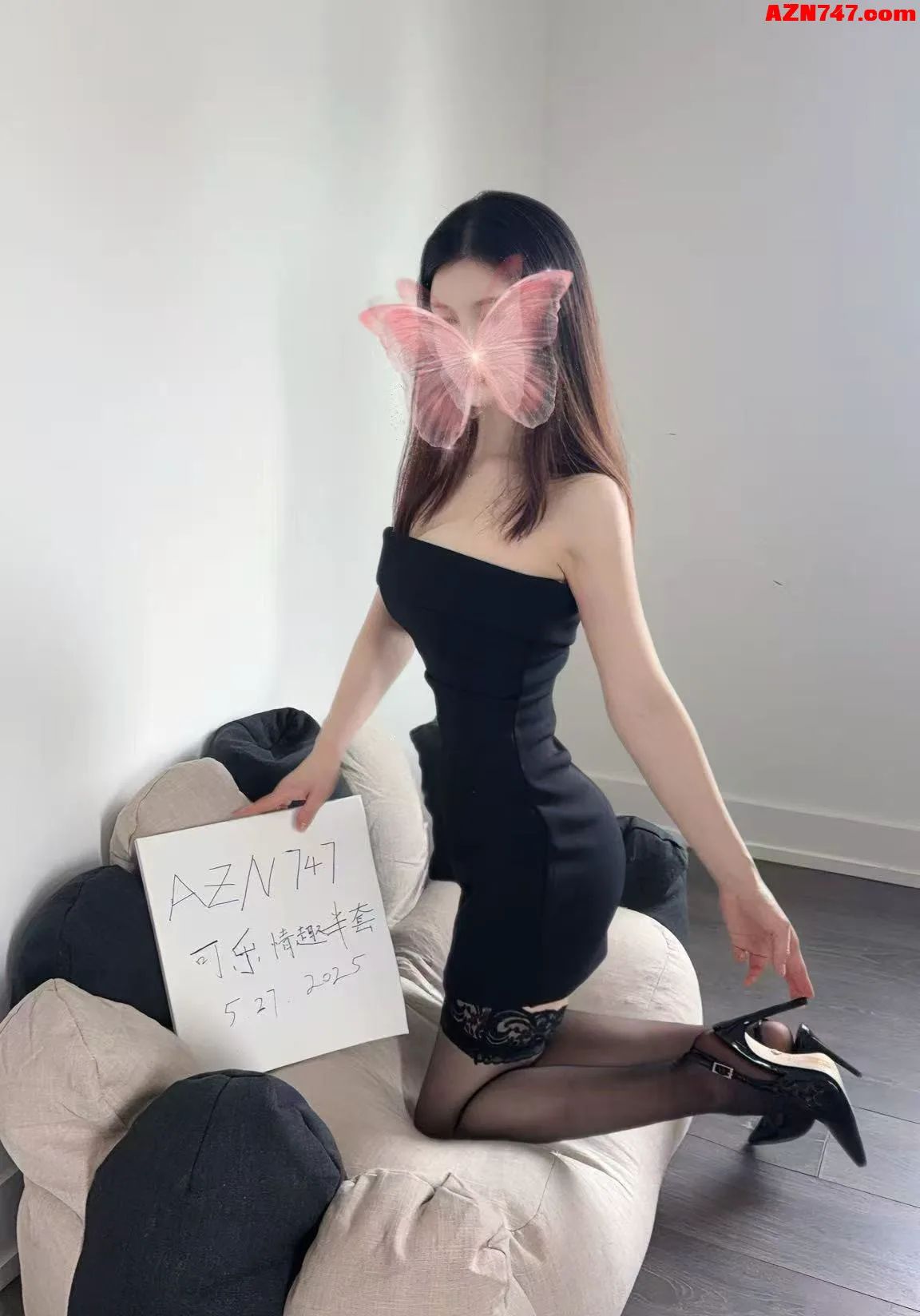 可乐情趣半套 人小胸大，全身白皙粉嫩 02